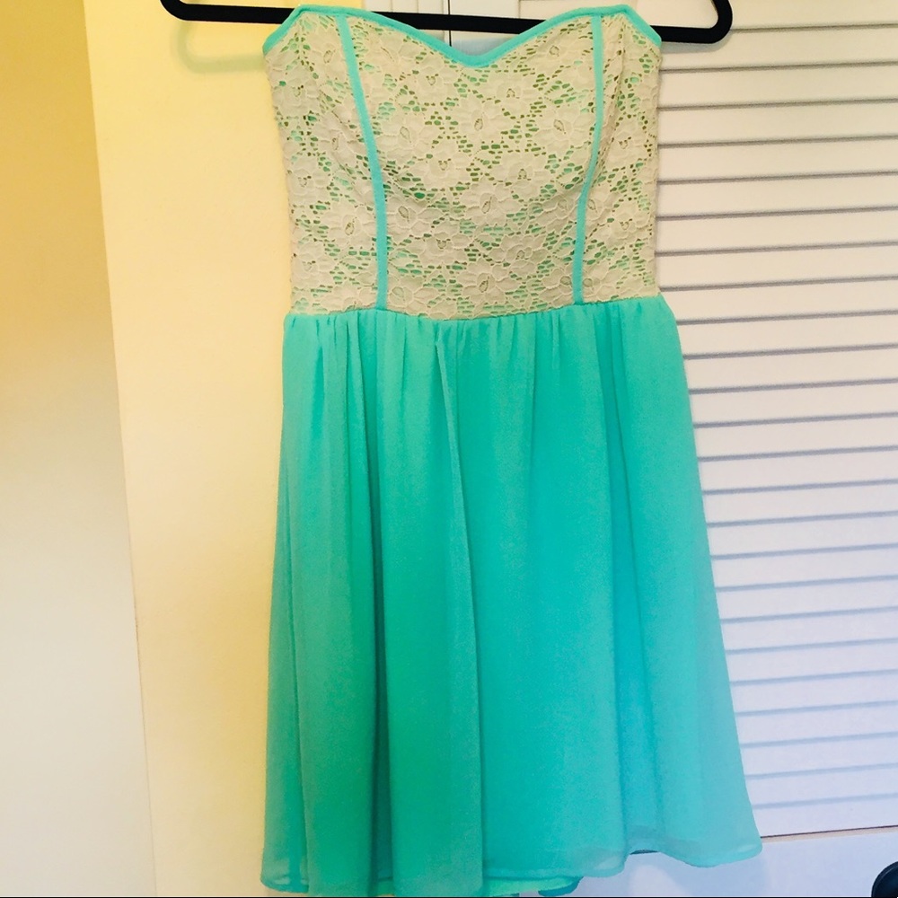 Francesca’s mint chiffon and lace strapless dress